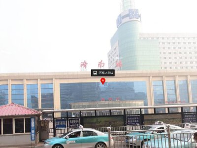 济南火车站电缆桥架安装案例
